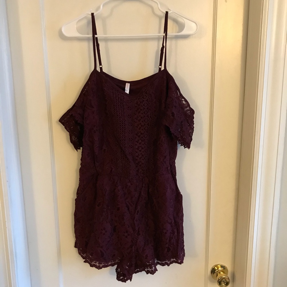 Worn once Maroon lace ots romper pockets large